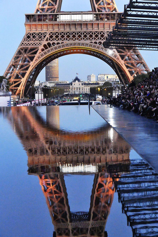 ysl-paris-eiffel-tower